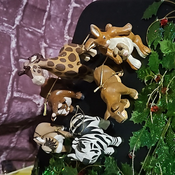 Wooden Assortment of Animal Ornaments Good Used Condition - Picture 2 of 9